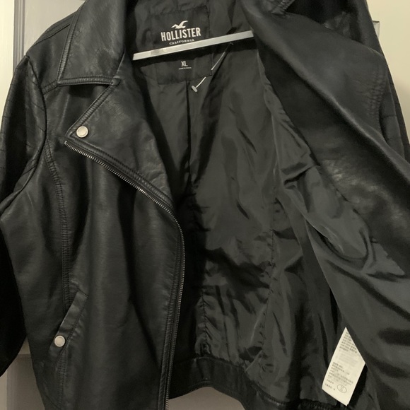 Hollister faux leather jacket in XL - Picture 2 of 5